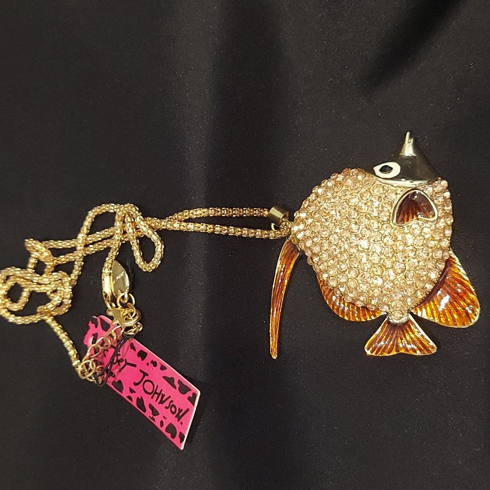 BETSEY JOHNSON Fish Pendant Necklace - Picture 3 of 5